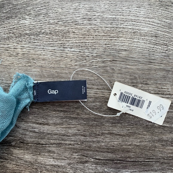 Gap Purple Ombré Fringe Scarf - Picture 4 of 6